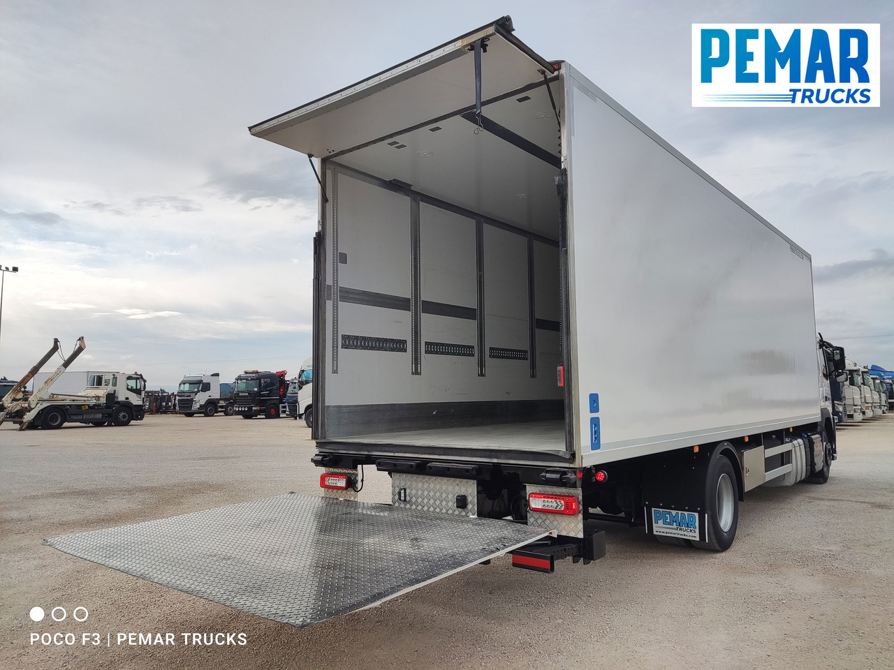 Camión frigorífico VOLVO FM 330 4X2 FRIGORIFICO 18T EURO 6: foto 14 Camión frigorífico VOLVO FM 330 4X2 FRIGORIFICO 18T EURO 6: foto 14