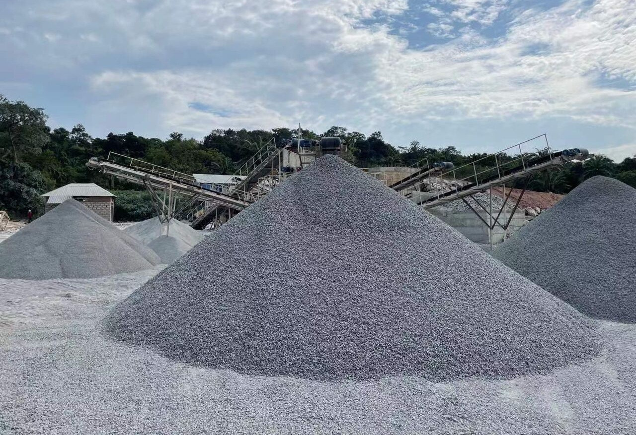 Trituradora de cono nuevo Kinglink 150-250TPH Granite Stone Rock Crushing Plant: foto 7 Trituradora de cono nuevo Kinglink 150-250TPH Granite Stone Rock Crushing Plant: foto 7