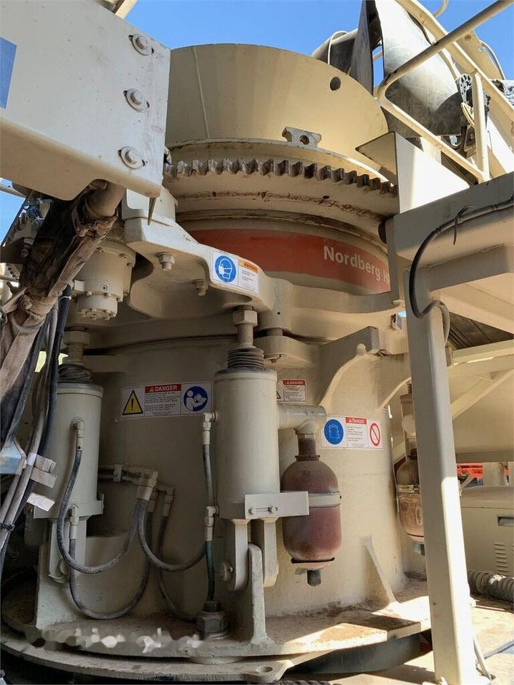 Metso LT200HP - Trituradora móvil: foto 3 Metso LT200HP - Trituradora móvil: foto 3