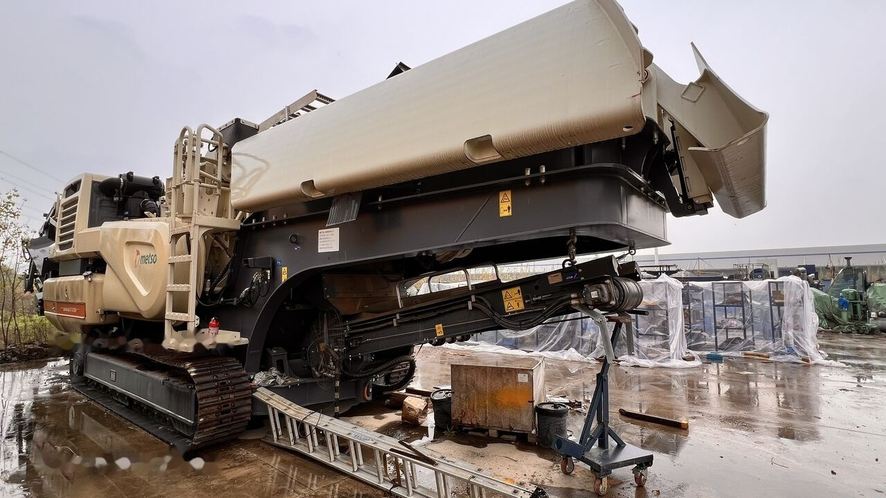 Metso NEW Lokotrack LT1213S mobile horizontal impact crusher - Trituradora móvil: foto 5 Metso NEW Lokotrack LT1213S mobile horizontal impact crusher - Trituradora móvil: foto 5