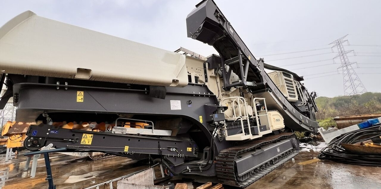 Metso NEW Lokotrack LT1213S mobile horizontal impact crusher - Trituradora móvil: foto 3 Metso NEW Lokotrack LT1213S mobile horizontal impact crusher - Trituradora móvil: foto 3