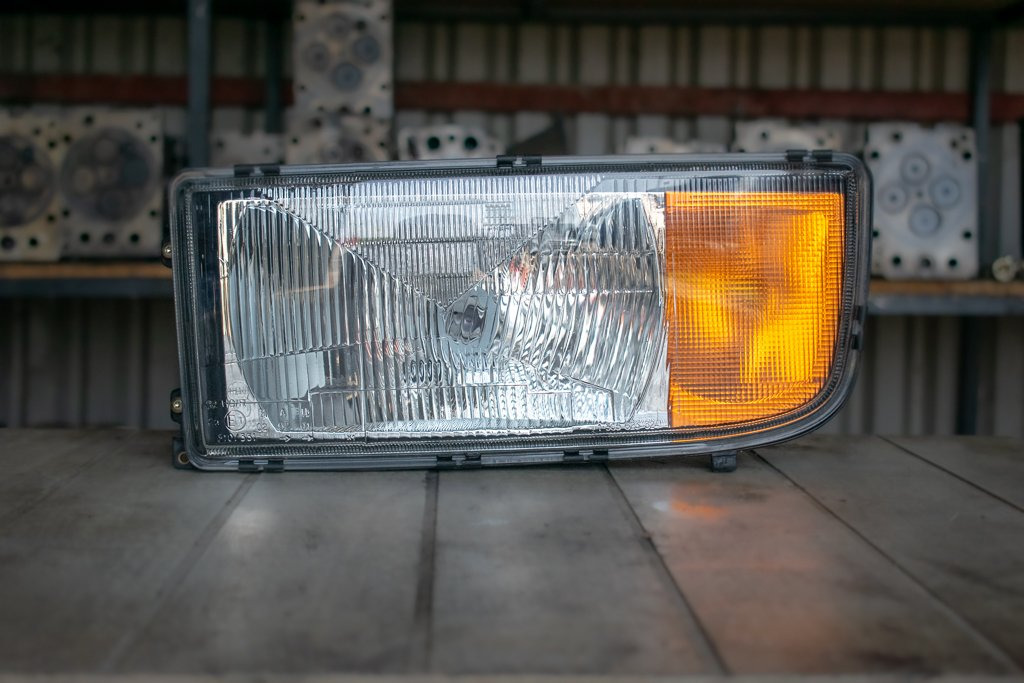MERCEDES-BENZ ACTROS MP I HEADLIGHT - DRIVER - Faro delantero para Camión: foto 1 MERCEDES-BENZ ACTROS MP I HEADLIGHT - DRIVER - Faro delantero para Camión: foto 1