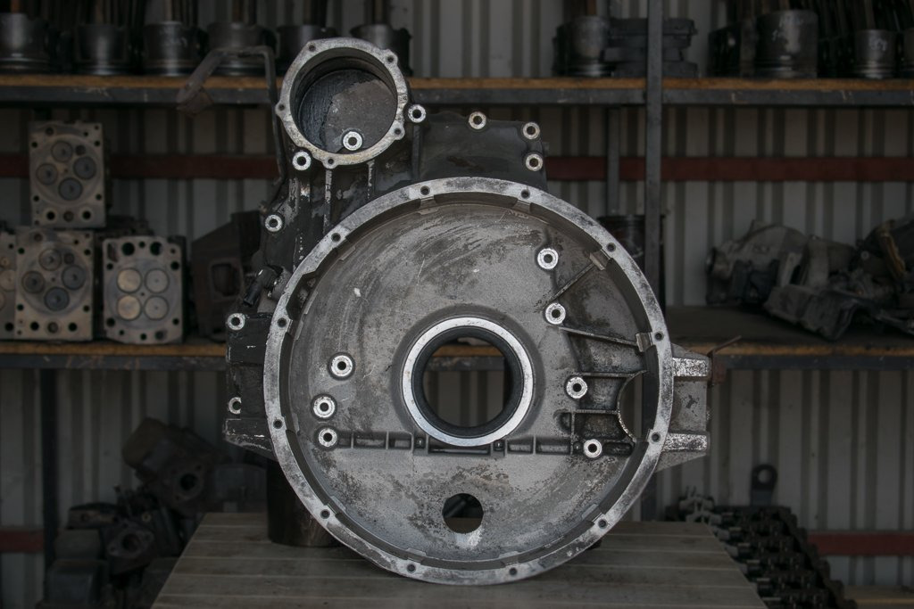 MERCEDES-BENZ ATEGO OM 906 WITH HOLE FOR MOVEMENT - Volante de inercia para Camión: foto 1 MERCEDES-BENZ ATEGO OM 906 WITH HOLE FOR MOVEMENT - Volante de inercia para Camión: foto 1