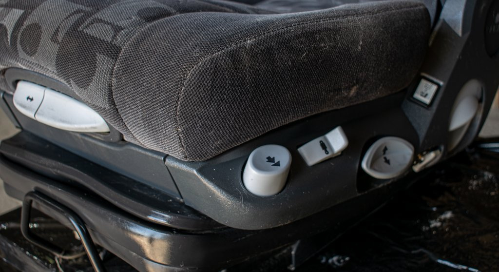 MERCEDES-BENZ AXOR AIR SEAT - DRIVER - Asiento para Camión: foto 2 MERCEDES-BENZ AXOR AIR SEAT - DRIVER - Asiento para Camión: foto 2