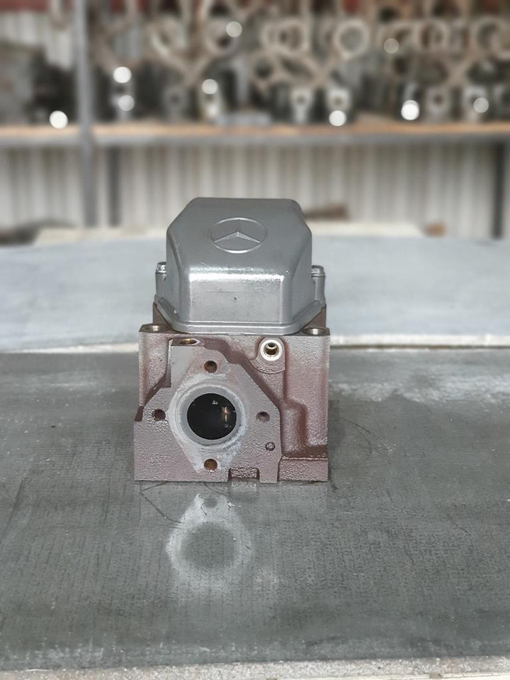 MERCEDES-BENZ AXOR OM 457-OM 460 - EURO V - Cabezal de bloque para Camión: foto 3 MERCEDES-BENZ AXOR OM 457-OM 460 - EURO V - Cabezal de bloque para Camión: foto 3