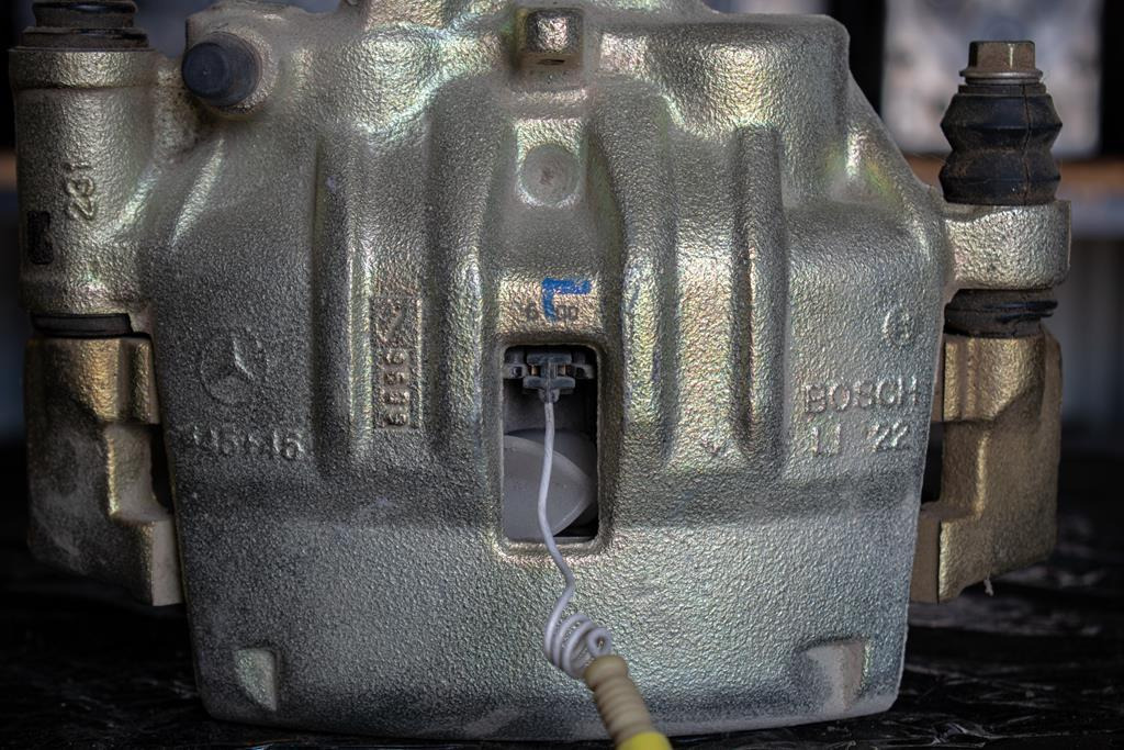 MERCEDES-BENZ SPRINTER ΟΜ611 - FRONT - DRIVER - Pinza de freno para Camión: foto 1 MERCEDES-BENZ SPRINTER ΟΜ611 - FRONT - DRIVER - Pinza de freno para Camión: foto 1