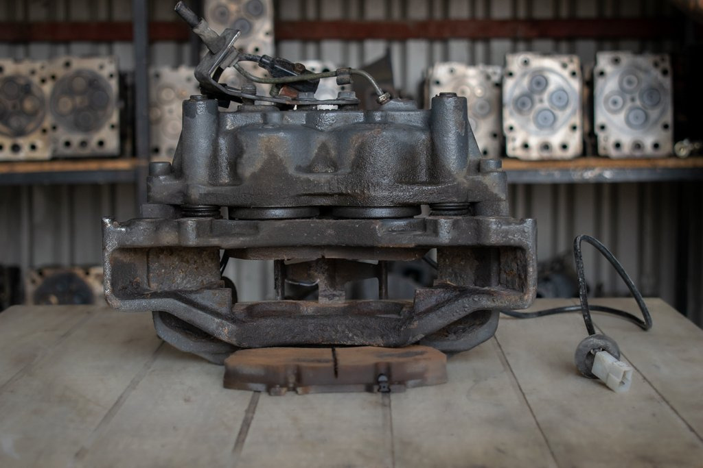 MERCEDES-BENZ VARIO FRONT RIGHT - PASSENGER - Pinza de freno para Camión: foto 2 MERCEDES-BENZ VARIO FRONT RIGHT - PASSENGER - Pinza de freno para Camión: foto 2