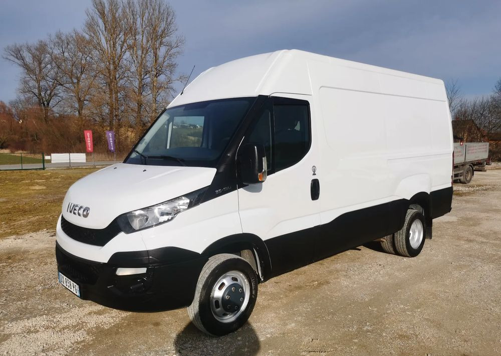 Iveco 35C13 Daily L3H2 bliźniak Klima 2.3-130KM 6-biegów Hak podwójne koła 35-130 L4H2 - Furgón: foto 1 Iveco 35C13 Daily L3H2 bliźniak Klima 2.3-130KM 6-biegów Hak podwójne koła 35-130 L4H2 - Furgón: foto 1