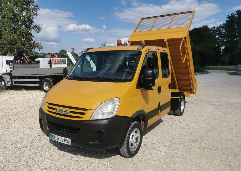 Iveco Daily 35C12 Brygadówka wywrotka Dubel hak kiper doka 35C13 - Volquete furgoneta: foto 1 Iveco Daily 35C12 Brygadówka wywrotka Dubel hak kiper doka 35C13 - Volquete furgoneta: foto 1
