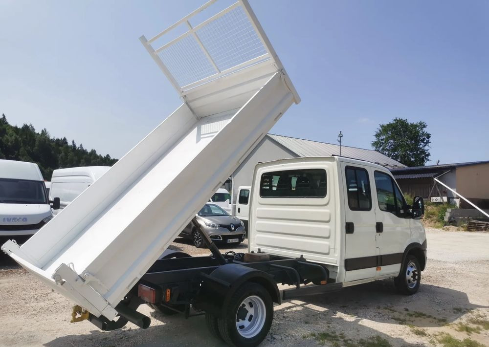 Iveco Daily 35C13 Kiper brygadówka 7-os wywrotka 130KM klimatyzacja Hak doka - Volquete furgoneta: foto 4 Iveco Daily 35C13 Kiper brygadówka 7-os wywrotka 130KM klimatyzacja Hak doka - Volquete furgoneta: foto 4