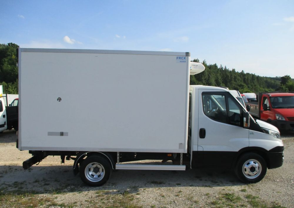 Iveco Daily 35C13 chłodnia Mroźnia na bliźniaku 35-130 Thermo King agregat - Furgoneta frigorifica: foto 3 Iveco Daily 35C13 chłodnia Mroźnia na bliźniaku 35-130 Thermo King agregat - Furgoneta frigorifica: foto 3