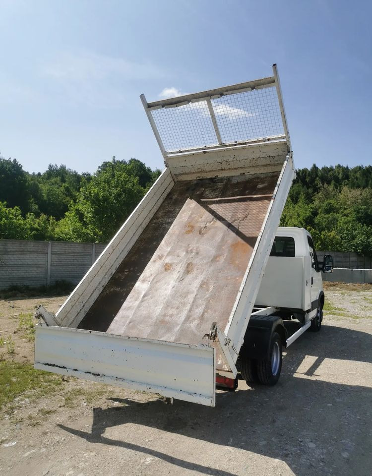 Iveco Daily 35C15 Kiper 3.0 - 150KM wywrotka Hak Bliźniak blokada mostu Klima - Volquete furgoneta: foto 4 Iveco Daily 35C15 Kiper 3.0 - 150KM wywrotka Hak Bliźniak blokada mostu Klima - Volquete furgoneta: foto 4