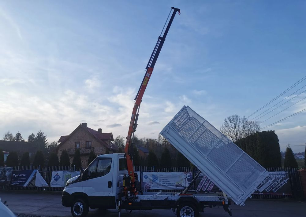 Iveco Daily 35C15 Kiper HDS dzwig 3.0-150KM wywrotka Hak - Volquete furgoneta: foto 4 Iveco Daily 35C15 Kiper HDS dzwig 3.0-150KM wywrotka Hak - Volquete furgoneta: foto 4