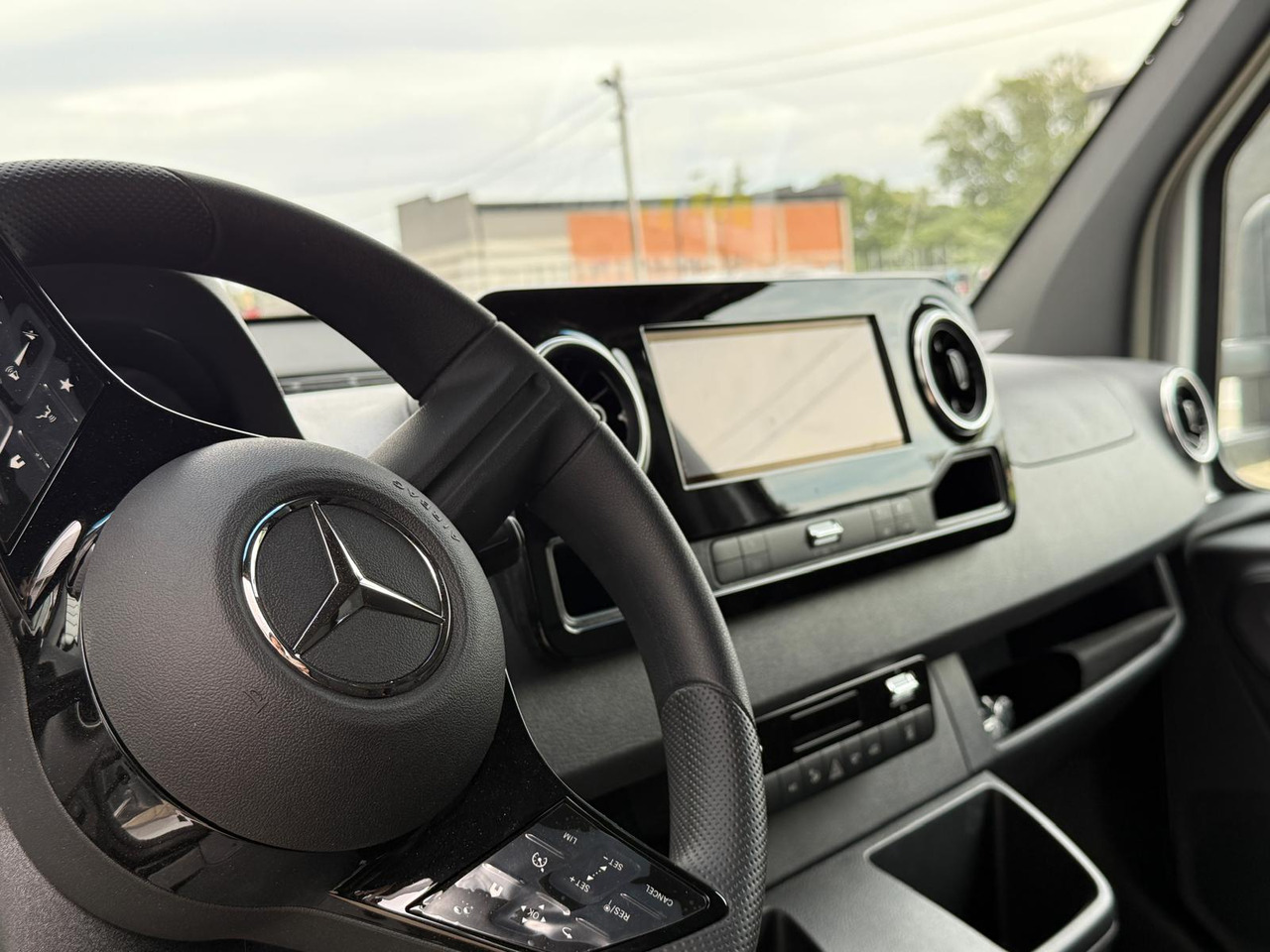 Caja abierta furgoneta, Furgoneta eléctrica nuevo Mercedes eSprinter: foto 7
