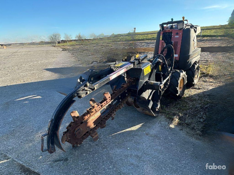 Ditch Witch R300 - Zanjadora: foto 1 Ditch Witch R300 - Zanjadora: foto 1