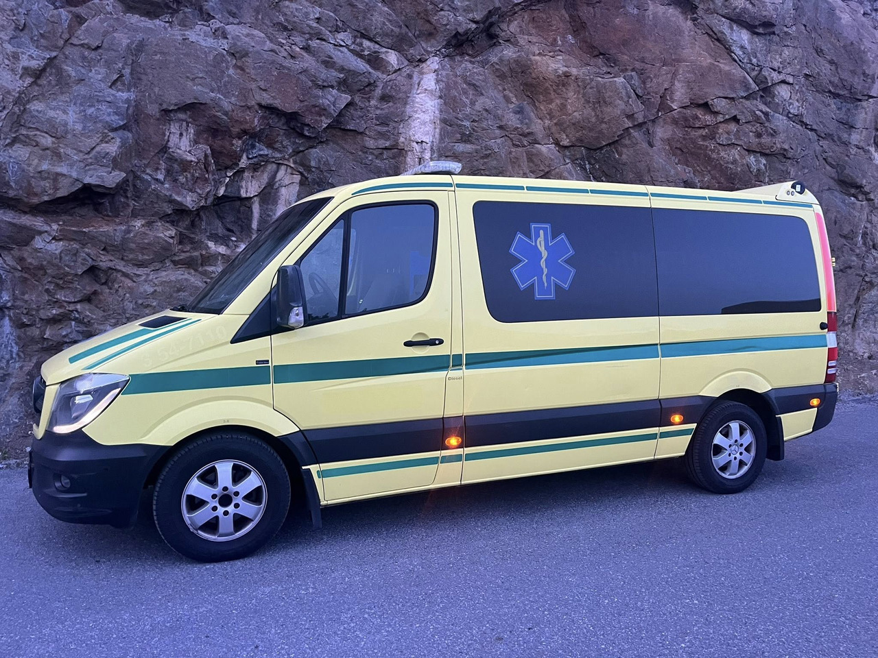 Mercedes-Benz Sprinter 316 - 2 stretcher - Ambulancia: foto 4 Mercedes-Benz Sprinter 316 - 2 stretcher - Ambulancia: foto 4