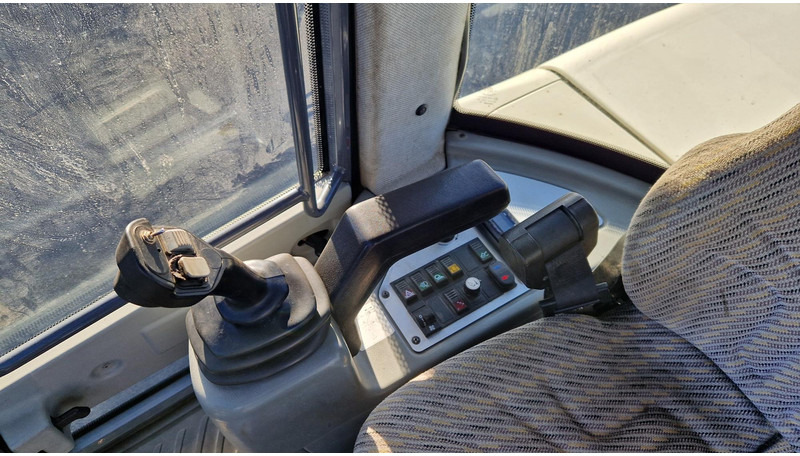 Leasing de Terex TL80 4X4 + tools Terex TL80 4X4 + tools: foto 12 Leasing de Terex TL80 4X4 + tools Terex TL80 4X4 + tools: foto 12