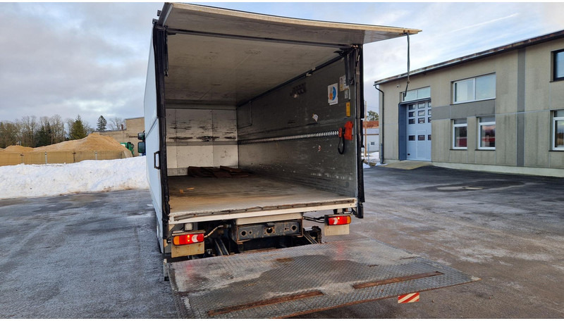 Volvo FL250 4X2 lifting box - Camión caja cerrada: foto 5 Volvo FL250 4X2 lifting box - Camión caja cerrada: foto 5