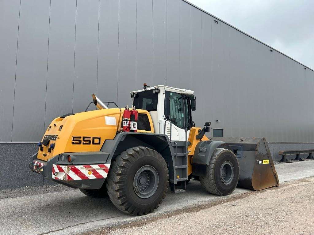 Liebherr L 550 (Comes with High-tip - Mit Hochkipper)  - Cargadora de ruedas: foto 5 Liebherr L 550 (Comes with High-tip - Mit Hochkipper)  - Cargadora de ruedas: foto 5