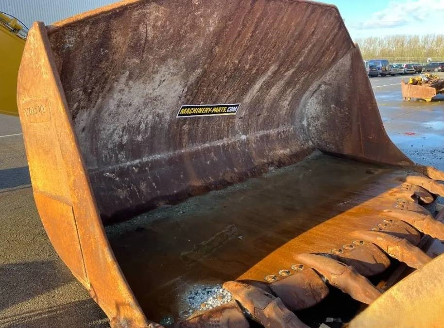 Volvo L350F Rock Bucket (Volvo) - Cazo para Maquinaria de construcción: foto 1 Volvo L350F Rock Bucket (Volvo) - Cazo para Maquinaria de construcción: foto 1