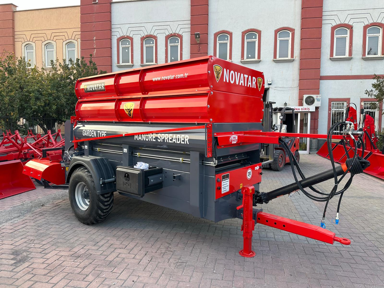 Novatar MANURE SPREADER FOR TREES AND GREENHOUSE - Esparcidor de estiércol: foto 2 Novatar MANURE SPREADER FOR TREES AND GREENHOUSE - Esparcidor de estiércol: foto 2