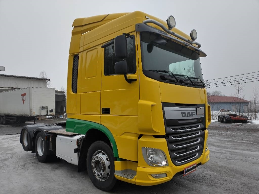 DAF XF440 Euro6 6x2 , hydrauliikka - Cabeza tractora: foto 2 DAF XF440 Euro6 6x2 , hydrauliikka - Cabeza tractora: foto 2
