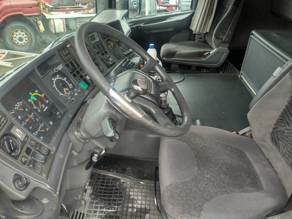 Scania R164 6x2 vetoauto,täysilma,manuaali - Cabeza tractora: foto 5 Scania R164 6x2 vetoauto,täysilma,manuaali - Cabeza tractora: foto 5