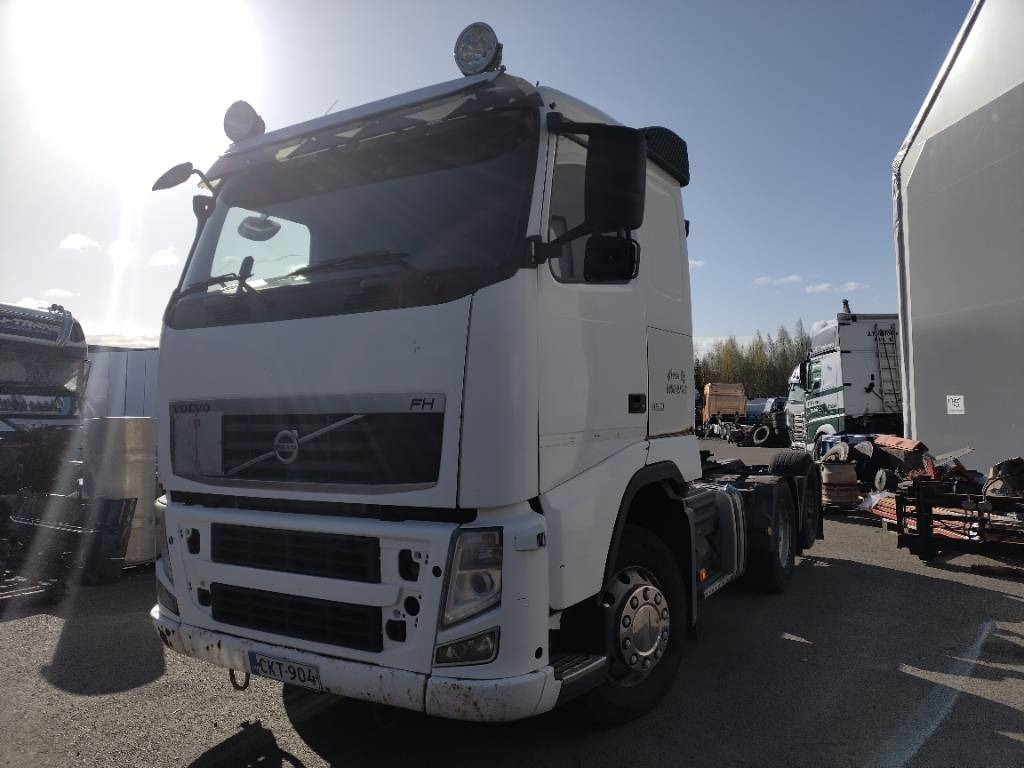 Volvo FH460 6x2 veturi kääntyvä teli - Cabeza tractora: foto 2 Volvo FH460 6x2 veturi kääntyvä teli - Cabeza tractora: foto 2