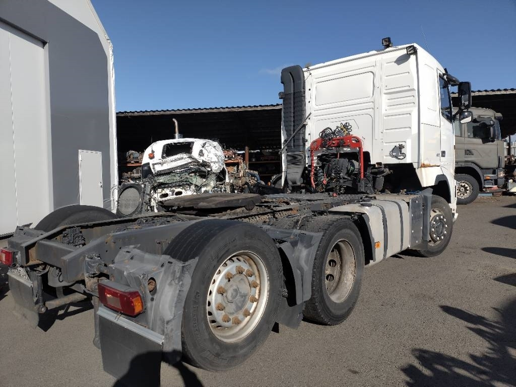 Volvo FH460 6x2 veturi kääntyvä teli - Cabeza tractora: foto 3 Volvo FH460 6x2 veturi kääntyvä teli - Cabeza tractora: foto 3