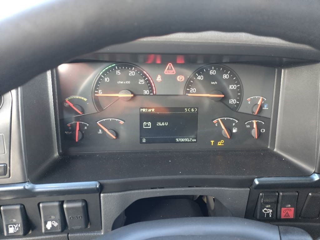 Volvo FH460 6x2 veturi kääntyvä teli - Cabeza tractora: foto 5 Volvo FH460 6x2 veturi kääntyvä teli - Cabeza tractora: foto 5