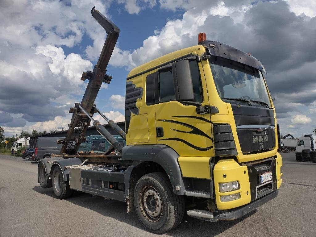 MAN TGX 26.480 6x2 Vak koukkulaite - Camión multibasculante: foto 2 MAN TGX 26.480 6x2 Vak koukkulaite - Camión multibasculante: foto 2