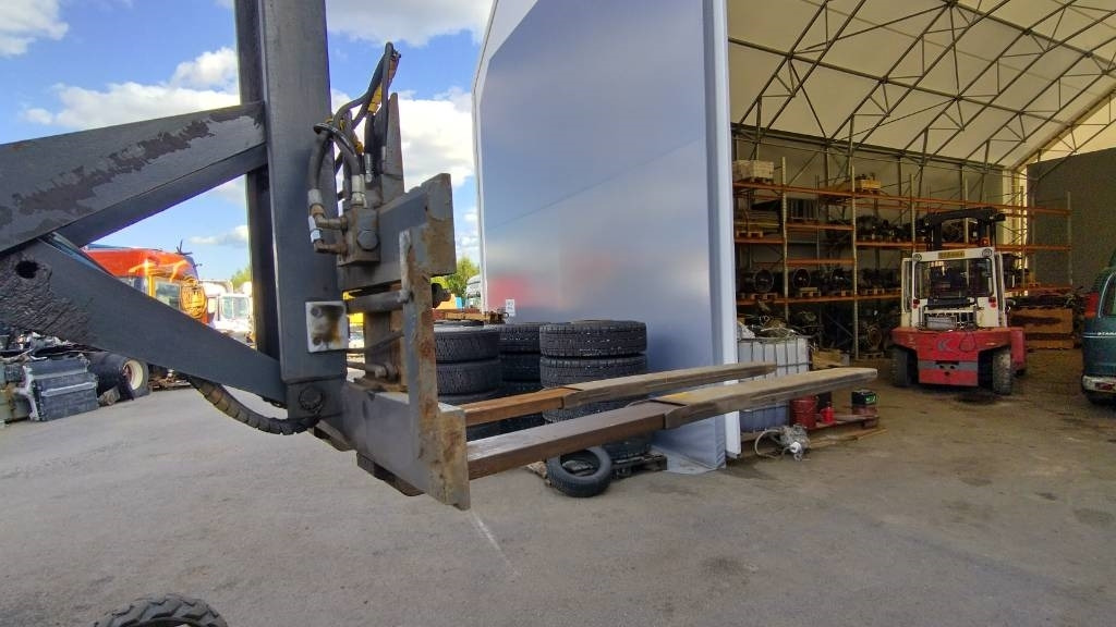 Moffett M4 25.4 ajoneuvotrukki - Carretilla elevadora transportable: foto 3 Moffett M4 25.4 ajoneuvotrukki - Carretilla elevadora transportable: foto 3
