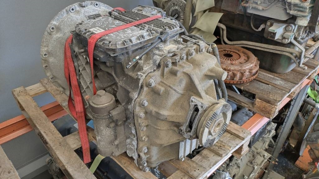 Volvo AT2612F dual pumpulla,320tkm - Caja de cambios para Camión: foto 1 Volvo AT2612F dual pumpulla,320tkm - Caja de cambios para Camión: foto 1