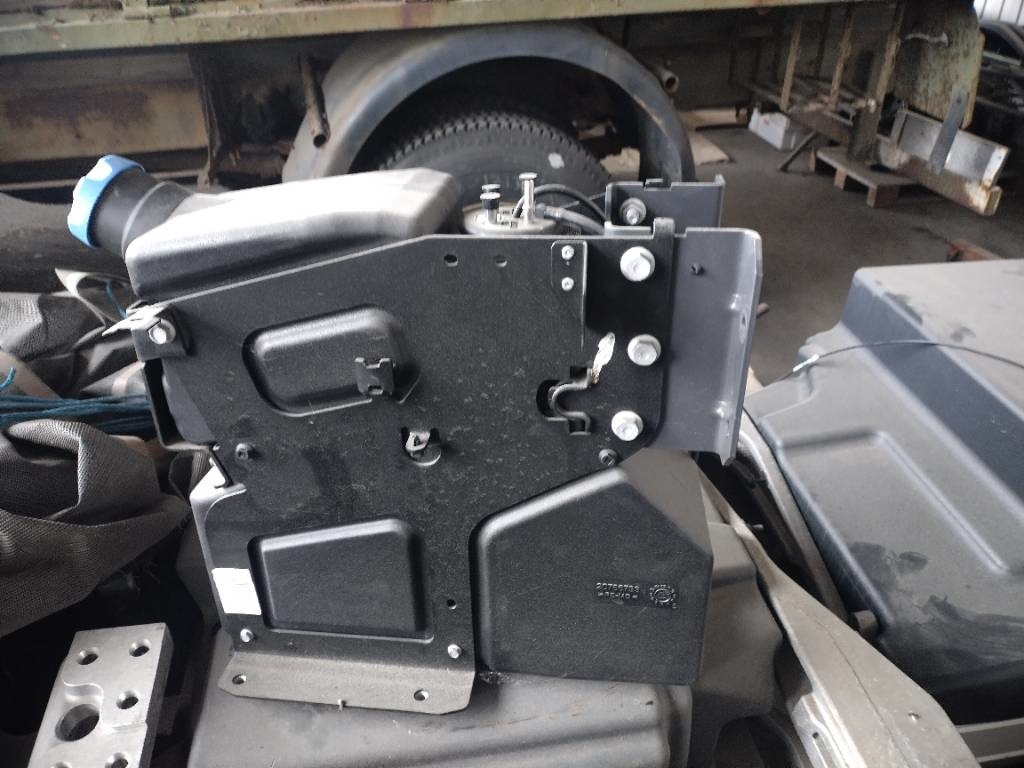 Volvo Adblue säiliö FL  - Bastidor/ Chasis para Camión: foto 4 Volvo Adblue säiliö FL  - Bastidor/ Chasis para Camión: foto 4