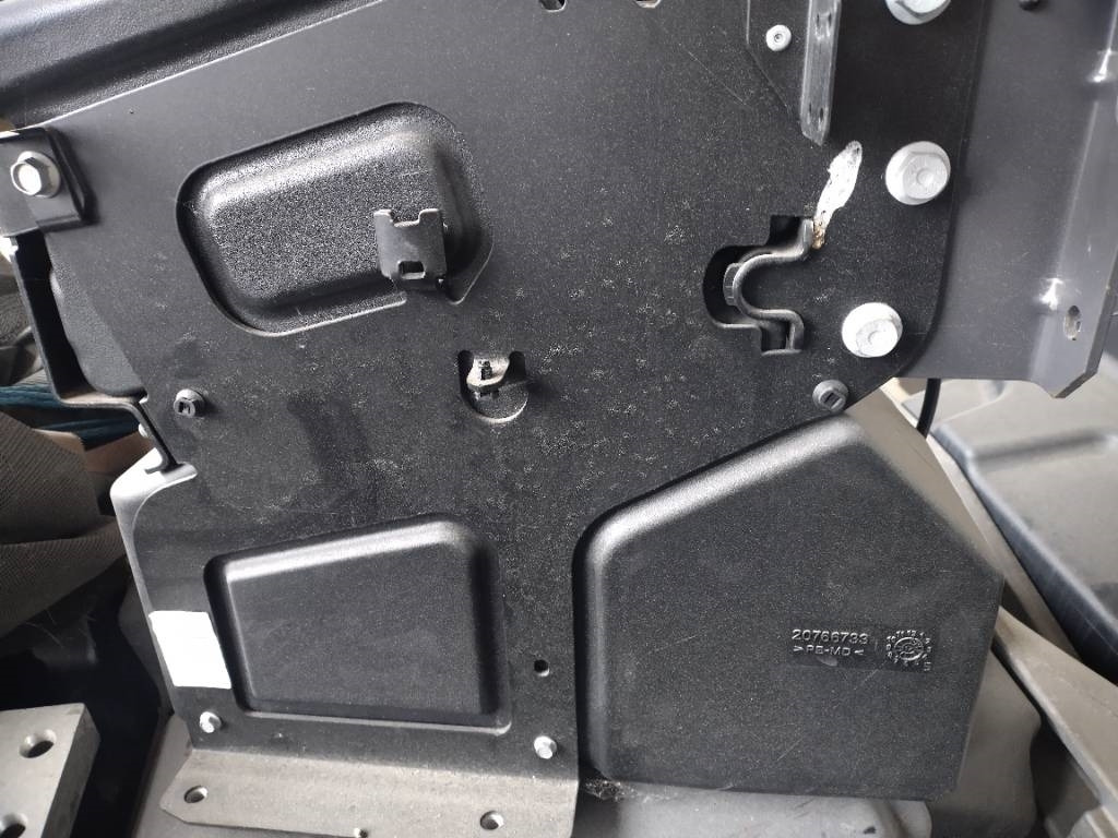 Volvo Adblue säiliö FL  - Bastidor/ Chasis para Camión: foto 3 Volvo Adblue säiliö FL  - Bastidor/ Chasis para Camión: foto 3