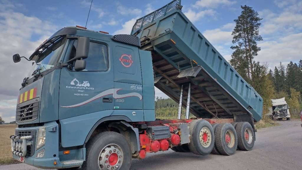 Volvo FH13 8x4 autom.kasettilava - Camión volquete: foto 3 Volvo FH13 8x4 autom.kasettilava - Camión volquete: foto 3