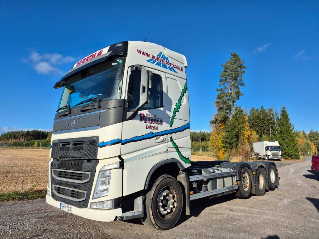 Volvo FH500 8x2 alusta - Camión chasis: foto 1 Volvo FH500 8x2 alusta - Camión chasis: foto 1