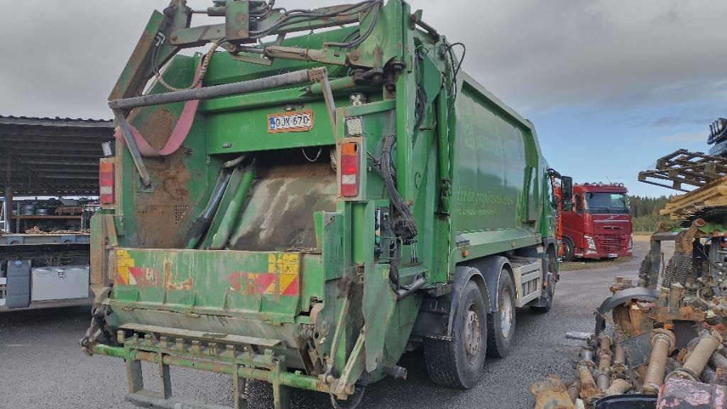 Volvo FM330 6x2 Norba pakkaaja,molokki nostin, manuaali - Camión de basura: foto 4 Volvo FM330 6x2 Norba pakkaaja,molokki nostin, manuaali - Camión de basura: foto 4