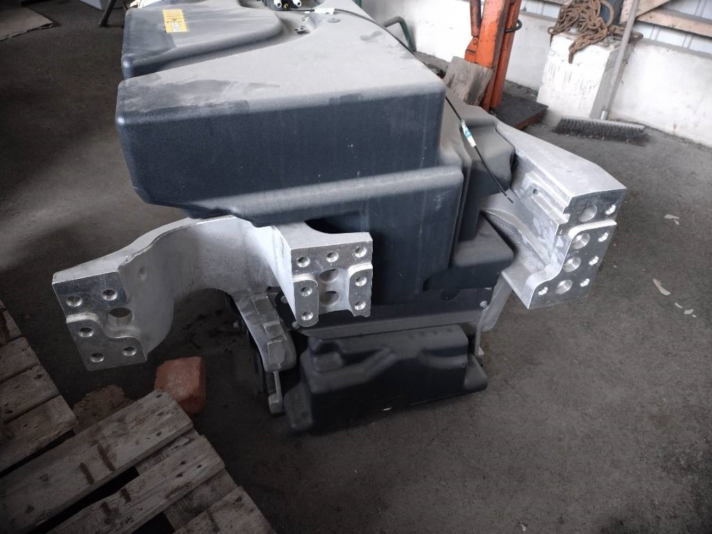 Volvo Polttoaine tankki 2+2  - Bastidor/ Chasis para Camión: foto 4 Volvo Polttoaine tankki 2+2  - Bastidor/ Chasis para Camión: foto 4