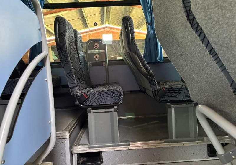 Iveco CROSSWAY/ SPROWADZONY / 180 000 KM / MANUAL - Autobús suburbano: foto 2 Iveco CROSSWAY/ SPROWADZONY / 180 000 KM / MANUAL - Autobús suburbano: foto 2