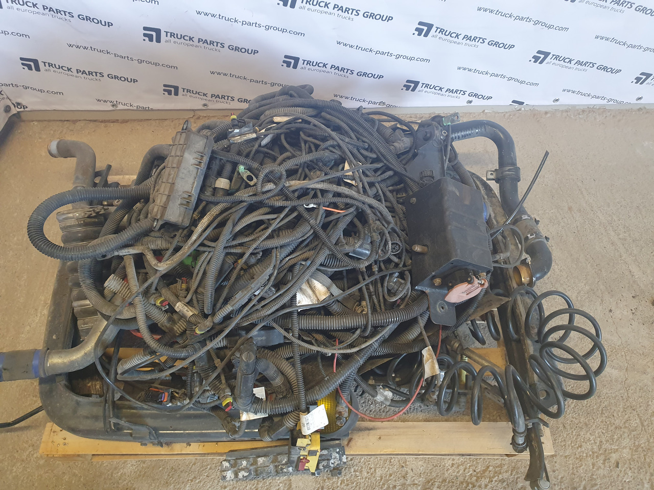 IVECO IVECO STRALIS EURO6 complete wiring harness, engine wiring, cab wiring, wiring set, frame wiring, cables 5801679758, 5801801250, 5801692062, 5801725016, 5801418770, 5801270108, 41246407, 41242608, 412 - Cables/ Alambres para Camión: foto 2 IVECO IVECO STRALIS EURO6 complete wiring harness, engine wiring, cab wiring, wiring set, frame wiring, cables 5801679758, 5801801250, 5801692062, 5801725016, 5801418770, 5801270108, 41246407, 41242608, 412 - Cables/ Alambres para Camión: foto 2