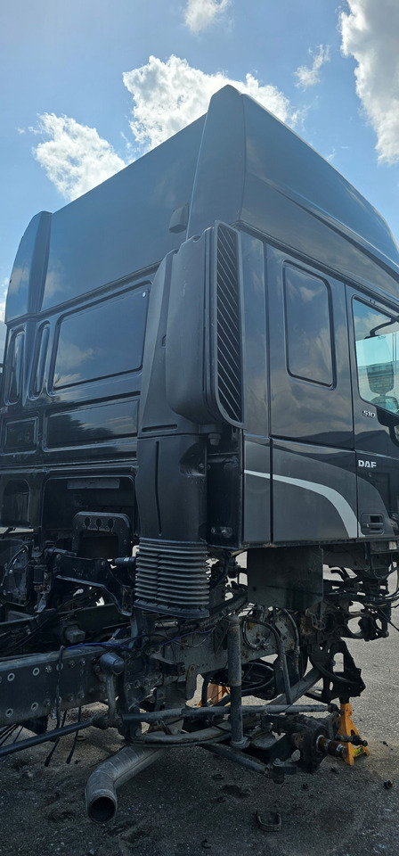 DAF DAF XF, 106XF, EURO6 CAB unit, SUPER SPACE CAB 2022963, 1645592, 1304050, 1811559, 2036354, 1811560, 1881862, 1881863, 2206113, 1945944, 1945945, 2399412, 1945946, 2399413, 1927118, 1927117, 1949305, - Piezas de recambio: foto 3 DAF DAF XF, 106XF, EURO6 CAB unit, SUPER SPACE CAB 2022963, 1645592, 1304050, 1811559, 2036354, 1811560, 1881862, 1881863, 2206113, 1945944, 1945945, 2399412, 1945946, 2399413, 1927118, 1927117, 1949305, - Piezas de recambio: foto 3