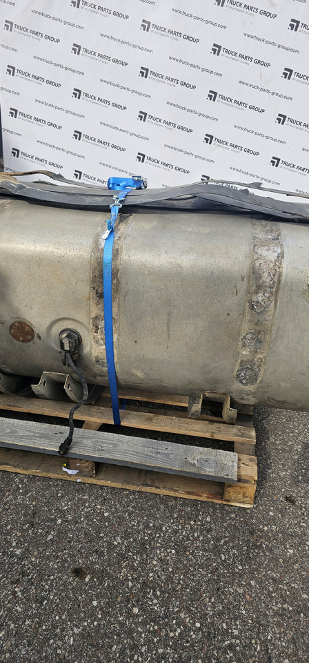 Volvo VOLVO FH4, FM4 EURO6 emission fuel tanks diesel fuel supply system 21516442, 7421516442, 20392751, 20392028, 5001834430, 3198271, 5001864551, 20453245, 8152630, 5001865160, 20526488, 7485132554, 11895 - Piezas de recambio: foto 2 Volvo VOLVO FH4, FM4 EURO6 emission fuel tanks diesel fuel supply system 21516442, 7421516442, 20392751, 20392028, 5001834430, 3198271, 5001864551, 20453245, 8152630, 5001865160, 20526488, 7485132554, 11895 - Piezas de recambio: foto 2