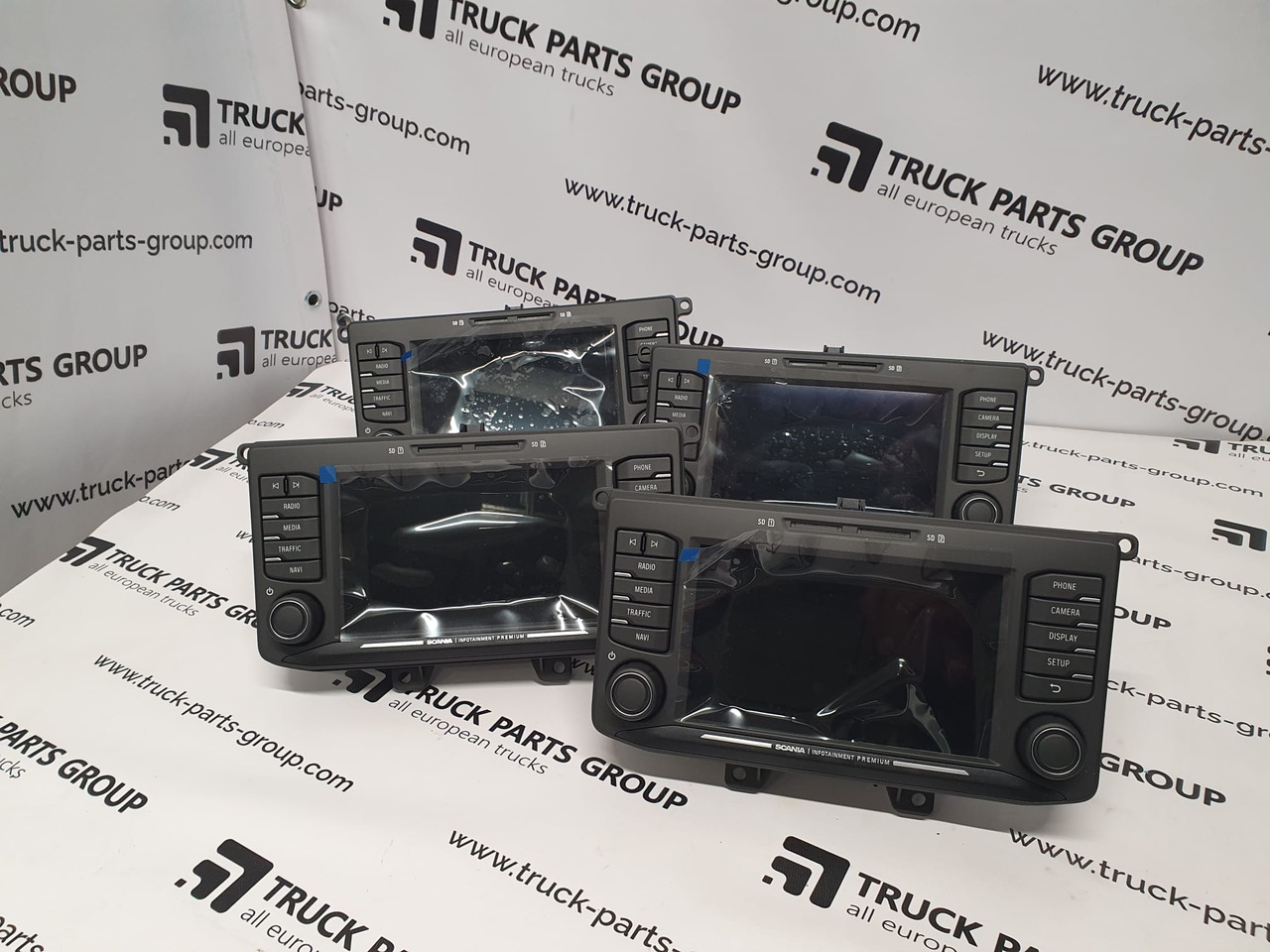 Scania T, P, G, R, L series EURO6, EURO 6 emission standard series multimedia navigation system HU scania AUS4 STD DAB, NAVI system, Harman / Becker 2594720, 2735760, 2635711, 2783088, infotainment sy - Sistema de navegación para Camión: foto 2 Scania T, P, G, R, L series EURO6, EURO 6 emission standard series multimedia navigation system HU scania AUS4 STD DAB, NAVI system, Harman / Becker 2594720, 2735760, 2635711, 2783088, infotainment sy - Sistema de navegación para Camión: foto 2