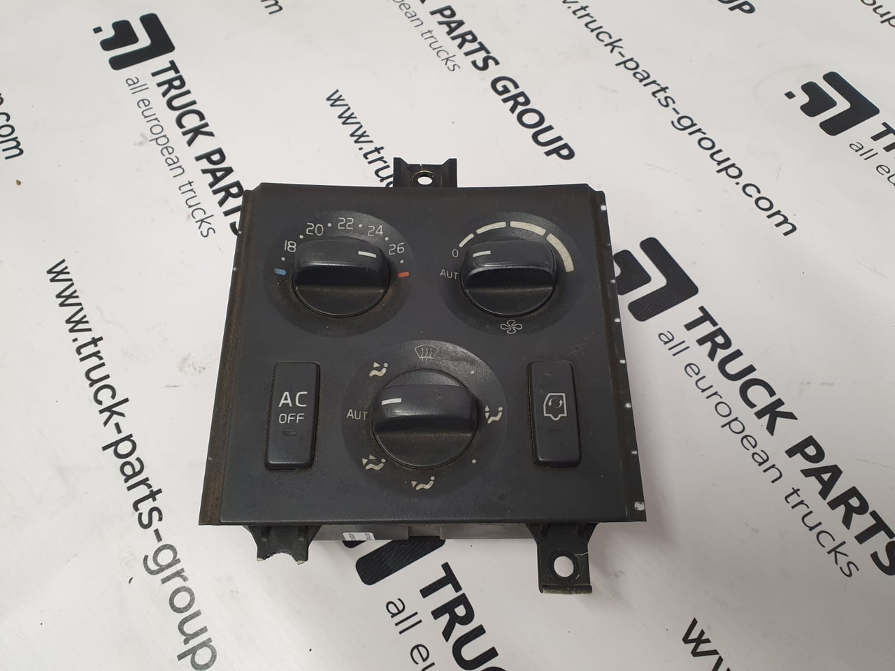 VOLVO FH12, FH13, EURO3, EURO4, EURO5 climate control unit, AC control 20508582, 21318121, 20508579, 21086068, GKR 9140010534, CU-BAS, 21284813, 21318125, CU-ECC 20467046, 20481621, 20508581, 21318123 - Salpicadero para Camión: foto 2 VOLVO FH12, FH13, EURO3, EURO4, EURO5 climate control unit, AC control 20508582, 21318121, 20508579, 21086068, GKR 9140010534, CU-BAS, 21284813, 21318125, CU-ECC 20467046, 20481621, 20508581, 21318123 - Salpicadero para Camión: foto 2