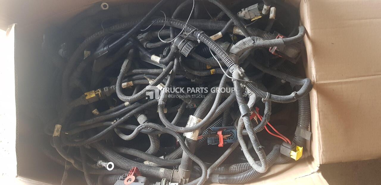 VOLVO FH4 euro6, RENAULT RAGE / GAMA cable harness, connectors, electric lines, electric cables FCIOM ,CCIOM, RCIOM 22046285, 21675272, 21675276, 21675305, 21675306, 21914997, 22163864, 21120361, 2230 - Cables/ Alambres para Camión: foto 1 VOLVO FH4 euro6, RENAULT RAGE / GAMA cable harness, connectors, electric lines, electric cables FCIOM ,CCIOM, RCIOM 22046285, 21675272, 21675276, 21675305, 21675306, 21914997, 22163864, 21120361, 2230 - Cables/ Alambres para Camión: foto 1