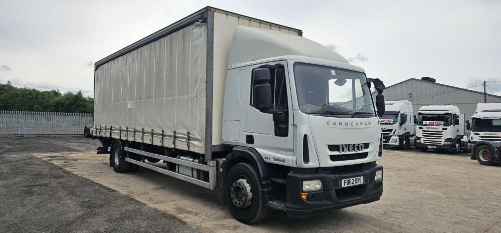 Iveco 18 ton curtain tail lift - Camión lona: foto 1 Iveco 18 ton curtain tail lift - Camión lona: foto 1