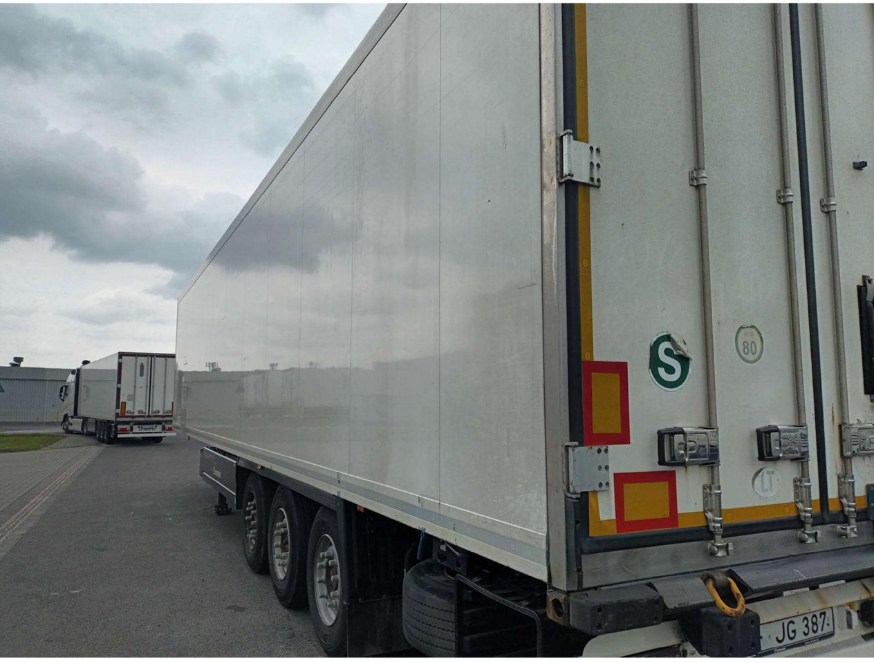 2018 Krone SDR Double Deck Cool Liner FP45 ThermoKing SLXi 300 Lifting Axle - Semirremolque frigorífico: foto 5 2018 Krone SDR Double Deck Cool Liner FP45 ThermoKing SLXi 300 Lifting Axle - Semirremolque frigorífico: foto 5