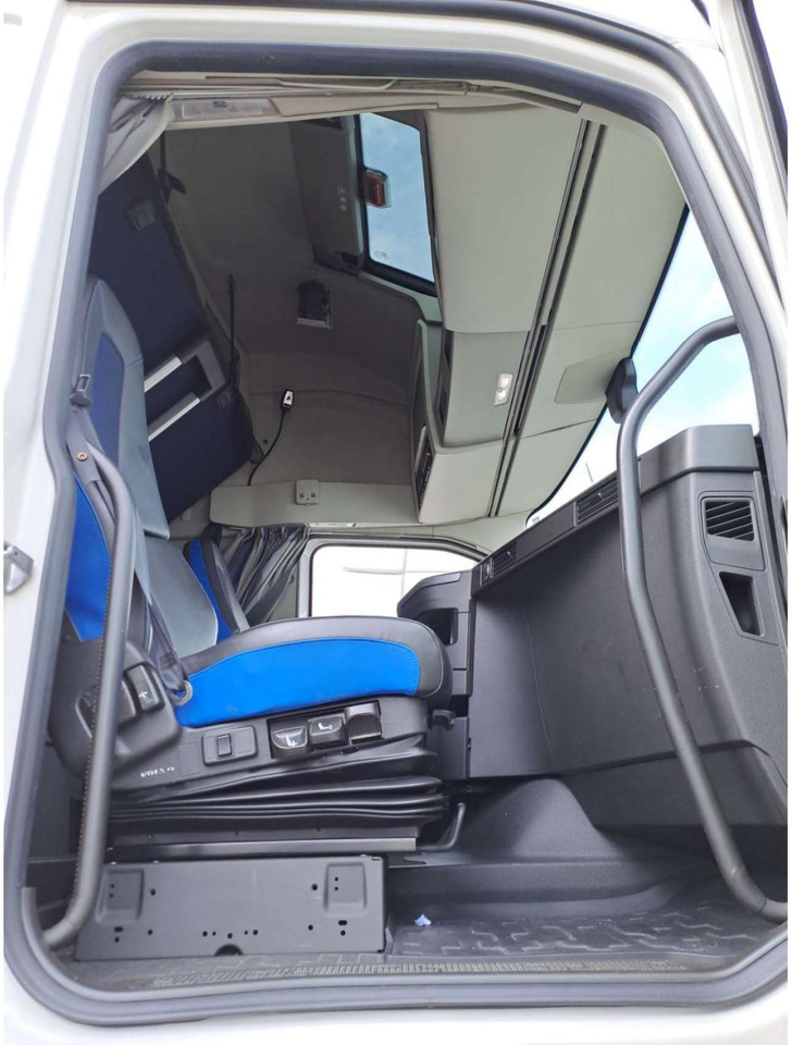 2023 Volvo FH 460 Globetrotter XL Varios i-Save - Cabeza tractora: foto 2 2023 Volvo FH 460 Globetrotter XL Varios i-Save - Cabeza tractora: foto 2