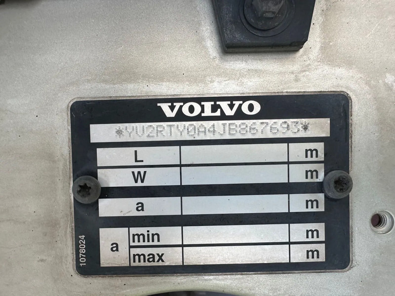 Volvo FH 460 / GLOBETROTTER / EURO 6 / I-Shift / HYDRAULIC / FULL AIR / NEW TACHO - Cabeza tractora: foto 5 Volvo FH 460 / GLOBETROTTER / EURO 6 / I-Shift / HYDRAULIC / FULL AIR / NEW TACHO - Cabeza tractora: foto 5